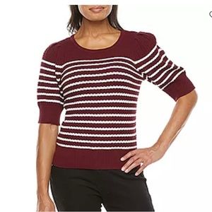 Liz Claiborne Crew Neck, Short Sleeve Sweater.